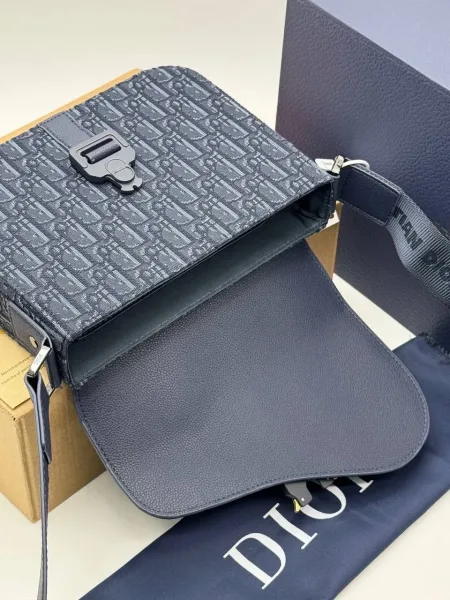 Сумка из коллекции Dior с элементами жаккарда и натуральной кожи — фото 8