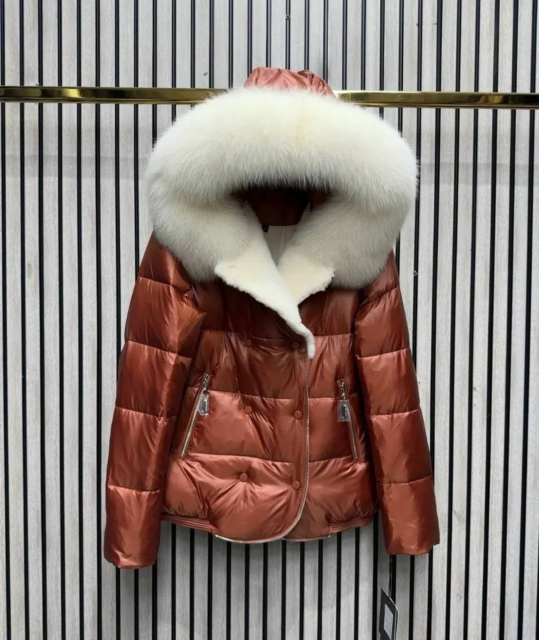 Пальто с капюшоном и воротником из натурального меха, Made In Korea — фото 1