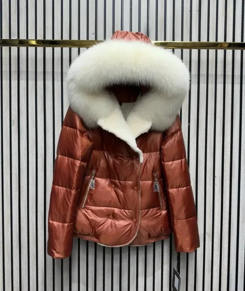 Пальто с капюшоном и воротником из натурального меха, Made In Korea — фото 1