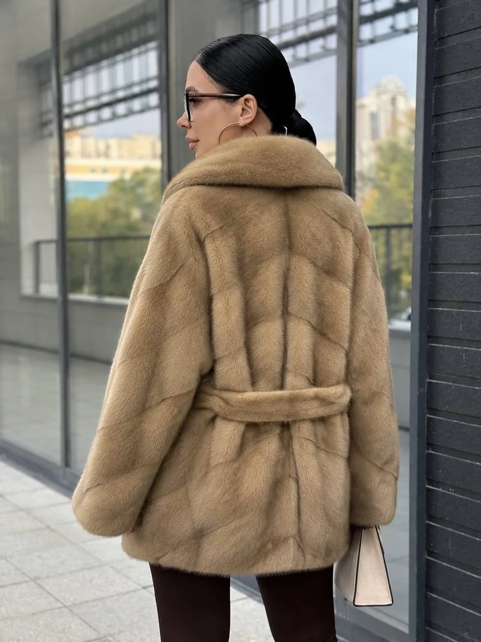 Шуба женская из искусственного меха — фото 2