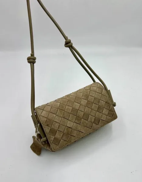 Сумка Bottega Veneta из натуральной замши — фото 8