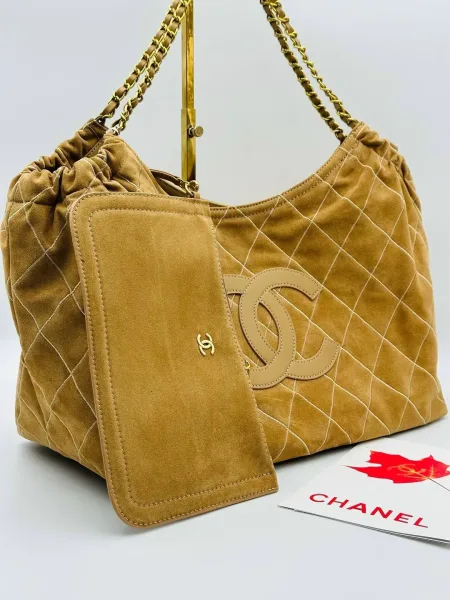 Chanel Сумка выполнена из натуральной замши — фото 3