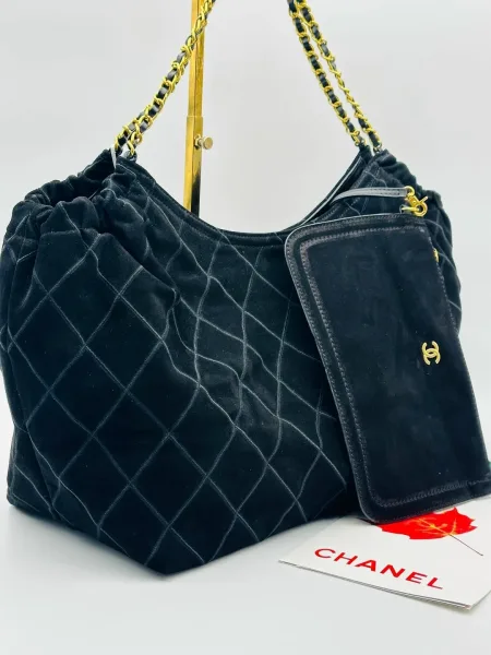 Chanel Сумка выполнена из натуральной замши — фото 5