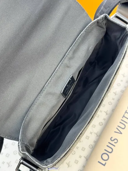 Сумка на плечо Louis Vuitton кожа — фото 9