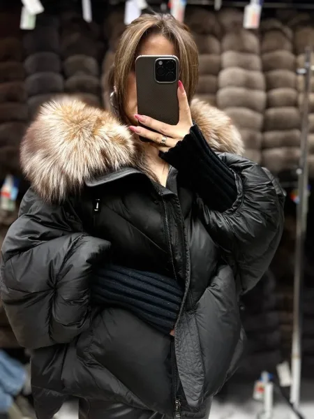 Пальто зимнее с натуральным меховым воротником — фото 3
