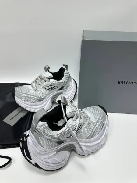 Топ-модель BALENCIAGA 10XL, кожаные туфли с вставками сетки и хлопковой стелькой — фото 4