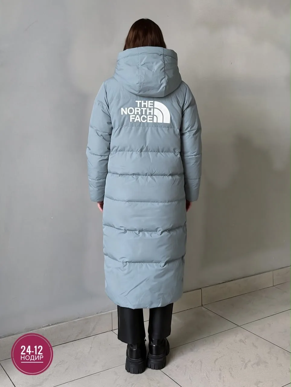 Пуховик женский зимний от бренда THE NORTH FACE стиль, комфорт и защита от непогоды — фото 2