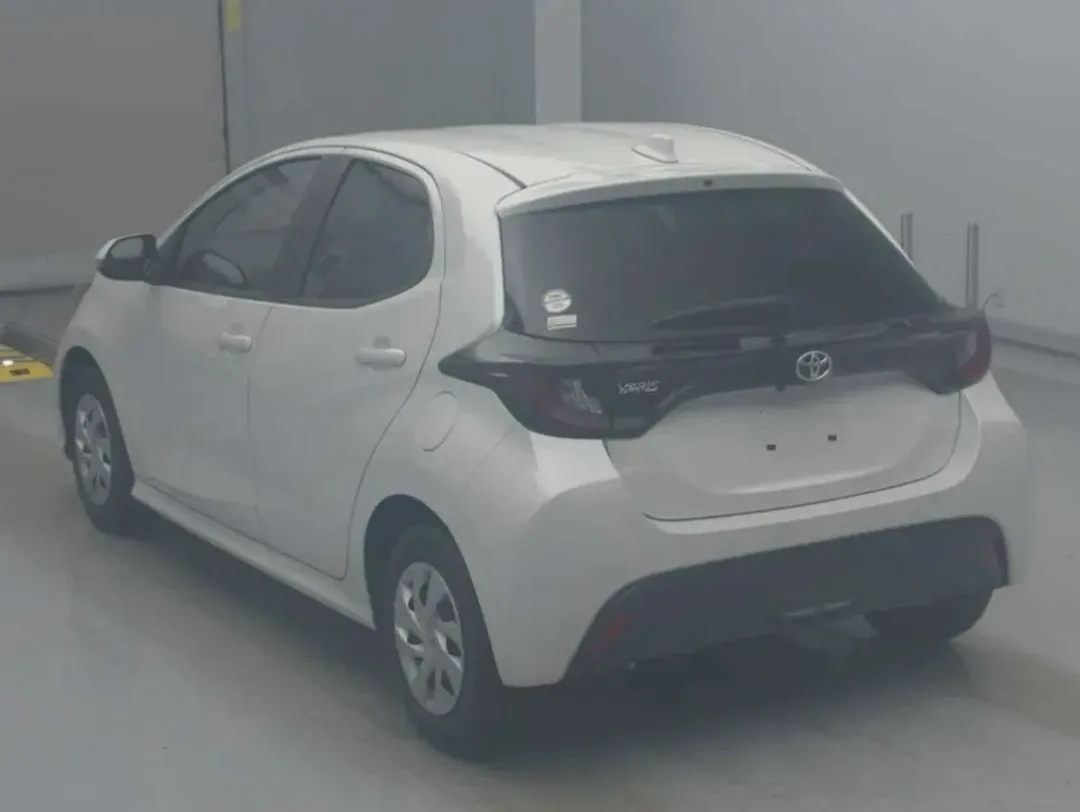 Toyota Yaris X 2023 года — фото 2
