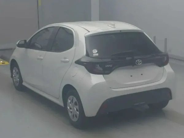Toyota Yaris X 2023 года — фото 2