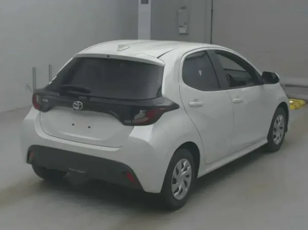 Toyota Yaris X 2023 года — фото 8