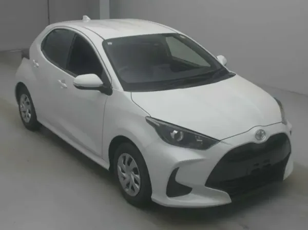 Toyota Yaris X 2023 года — фото 9