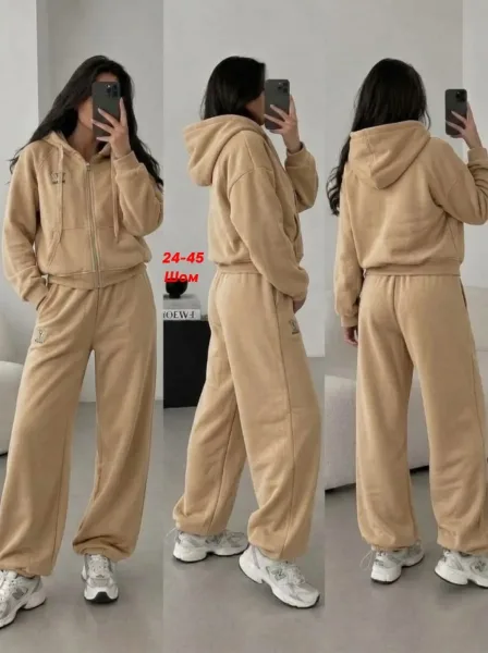 Уютный спортивный костюм из флиса с отделкой искусственным мехом — фото 4
