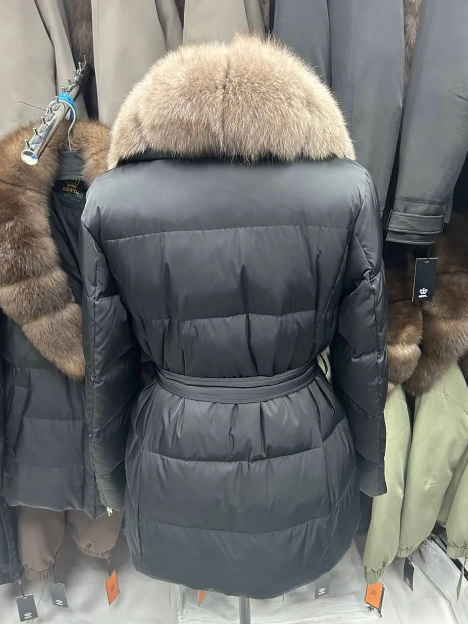 Пуховик с натуральным мехом песца — фото 2