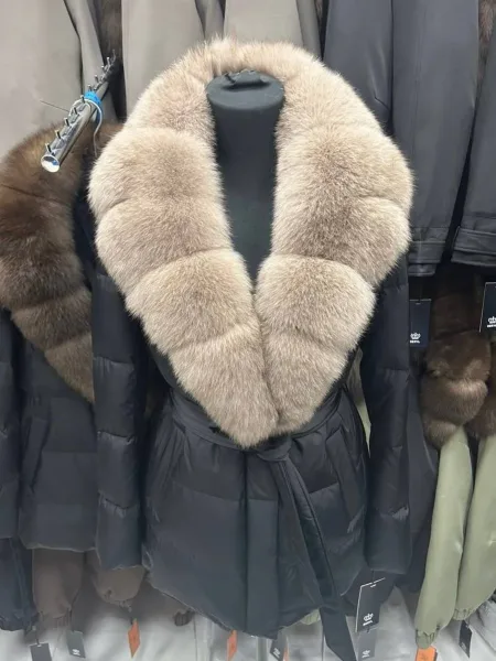Пуховик с натуральным мехом песца — фото 3
