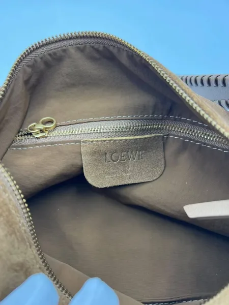 Сумка LOEWE из натуральной замши — фото 8
