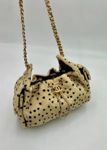 Сумка CHANEL из натурального меха — фото 1