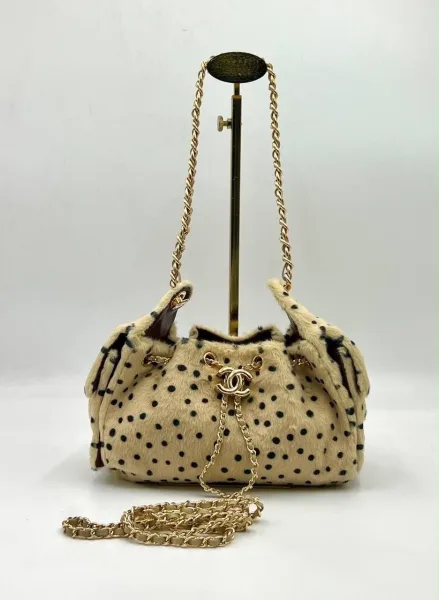 Сумка CHANEL из натурального меха — фото 4