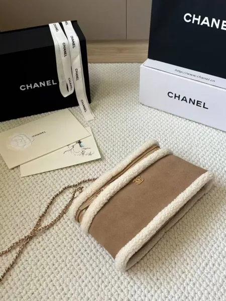 CHANEL сумка натуральная кожа меха — фото 6