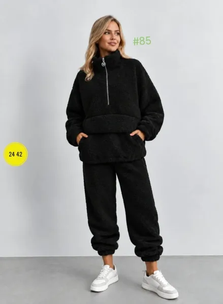 Мягкий, тёплый и невероятно уютный костюм Oversize идеальный вариант для прохладной осени и зимы — фото 4