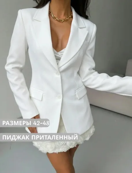 Пиджак удлиненный приталенный с баской, из плотной костюмной ткани — фото 9