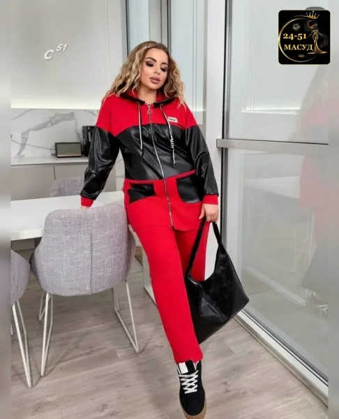 Костюм из кожи и трикотажа — фото 2