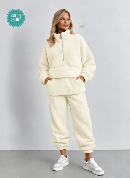 Мягкий, тёплый и невероятно уютный костюм Oversize идеальный вариант для прохладной осени и зимы — фото 4