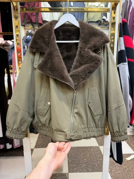 Куртка с объёмным кроем и мягкими оттенками — подходит к любому настроению и образу — фото 7