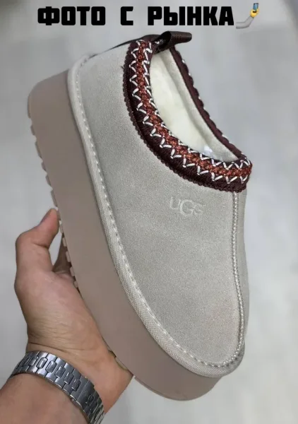 Платформенные ботинки UGG на зиму — фото 7