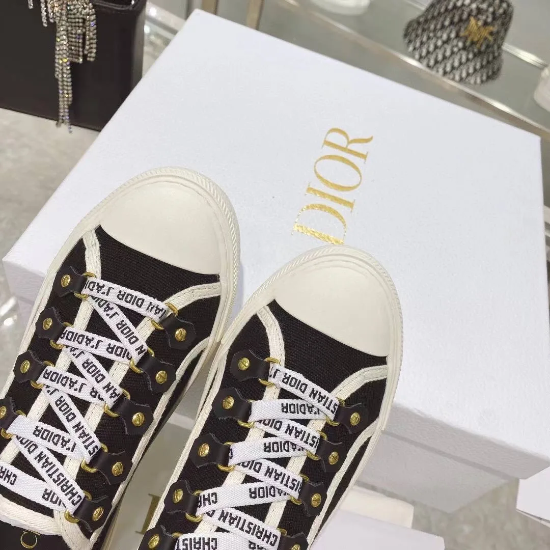 Чёрные кеды Dior Walk n Dior с металлическими заклёпками под состаренное золото — фото 2