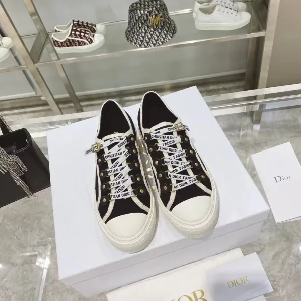 Чёрные кеды Dior Walk n Dior с металлическими заклёпками под состаренное золото — фото 5