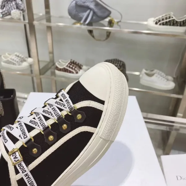 Чёрные кеды Dior Walk n Dior с металлическими заклёпками под состаренное золото — фото 6