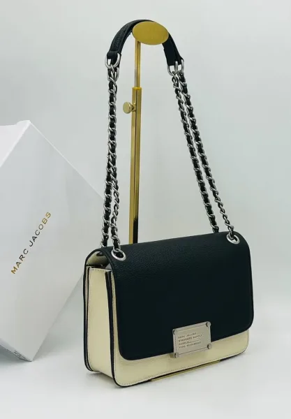 Кожаная сумка марки MARC JACOBS — фото 5