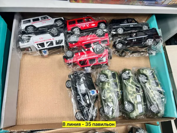 Металлическая модель автомобиля в масштабе 1:43, подходит как для мужчин — фото 1