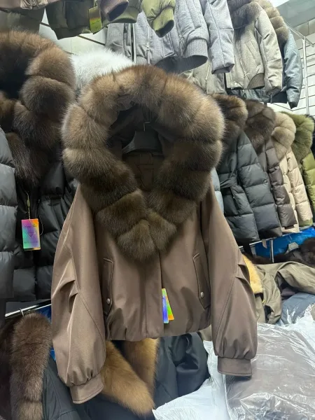 Парка с капюшоном из натурального меха — фото 7