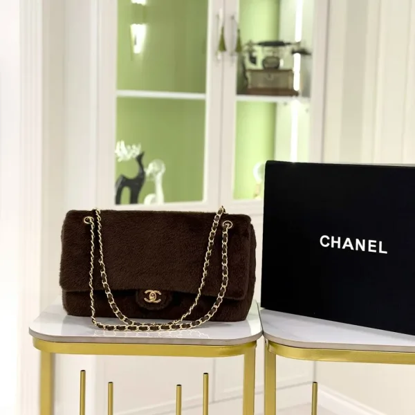 CHANEL сумка из натуральной кожи — фото 1