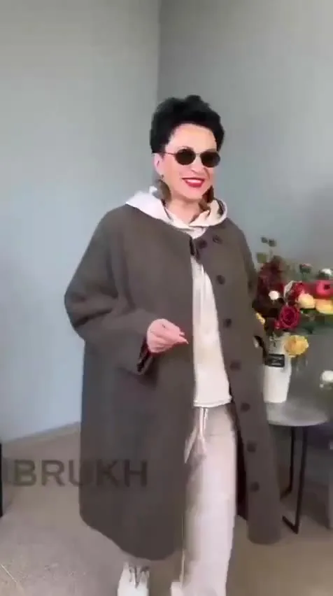 Пальто с нитью ламы — видео