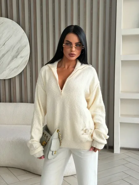 Свитер-поло от Chanel из шерсти и кашемира с высоким воротником-стойкой — фото 9