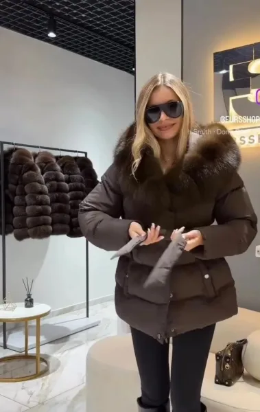 Пуховик с мехом песца — фото 3