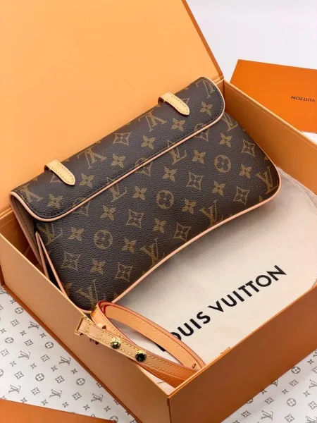 Louis Vuitton сумка-маленькая — фото 2