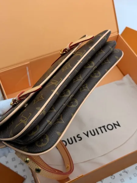 Louis Vuitton сумка-маленькая — фото 4