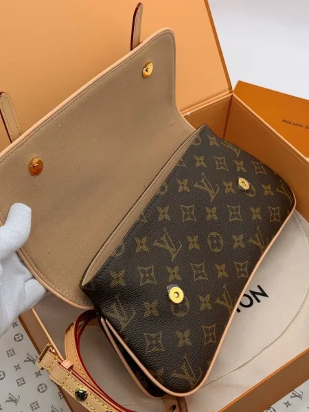 Louis Vuitton сумка-маленькая — фото 7