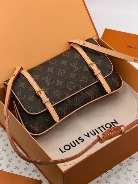 Louis Vuitton сумка-маленькая — фото 10