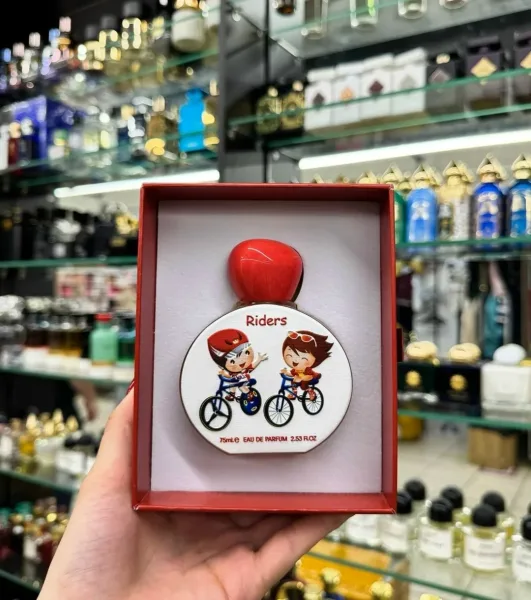 Riders от Lattafa — восточно-фруктовый аромат унисекс