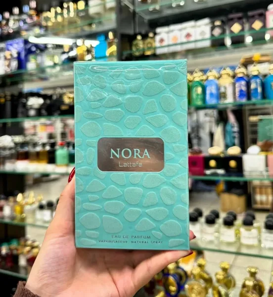 Nora от Lattafa — восточно-древесный аромат унисекс
