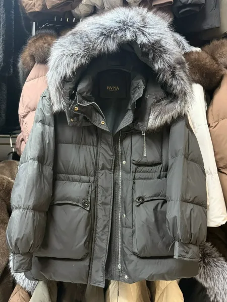 Пуховик с капюшоном и съемным меховым воротником — фото 3