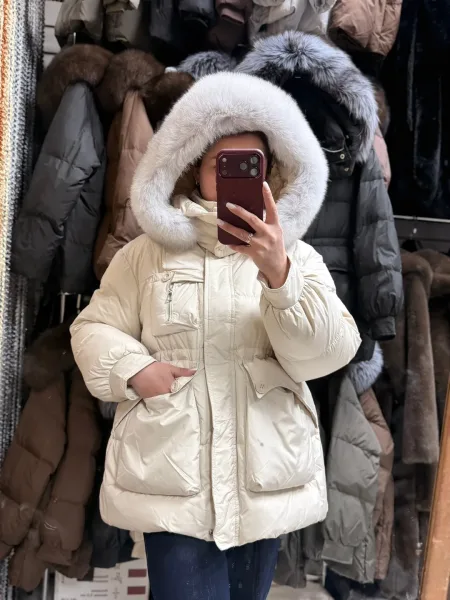 Пуховик с капюшоном и съемным меховым воротником — фото 5