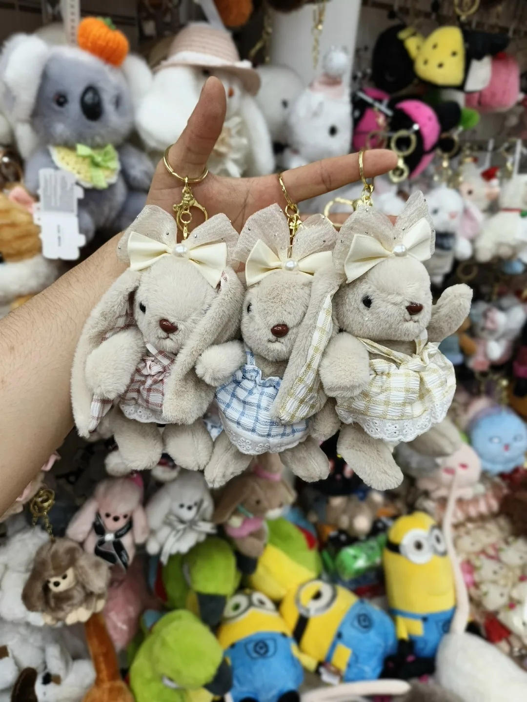 Маленький брелок в форме зайчика, подходит для ключей или украшения — фото 1
