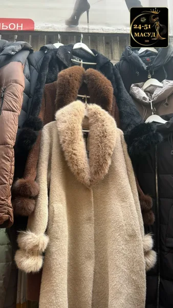 Пальто премиум-класса из ткани альпака с натуральным мехом — фото 7