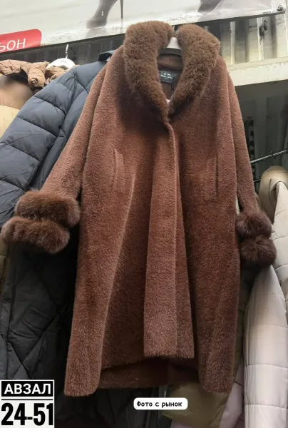Пальто премиум-класса из ткани альпака с натуральным мехом — фото 5