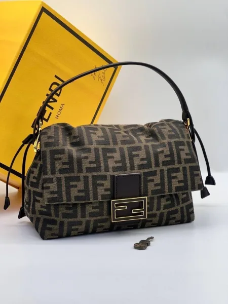 Сумка FENDI из натуральной кожи — фото 1
